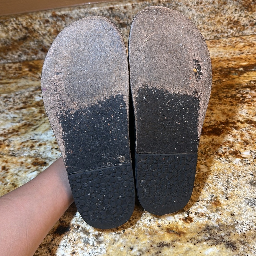 CHANEL Black Leather Dad Sandals - Picture 6 of 9